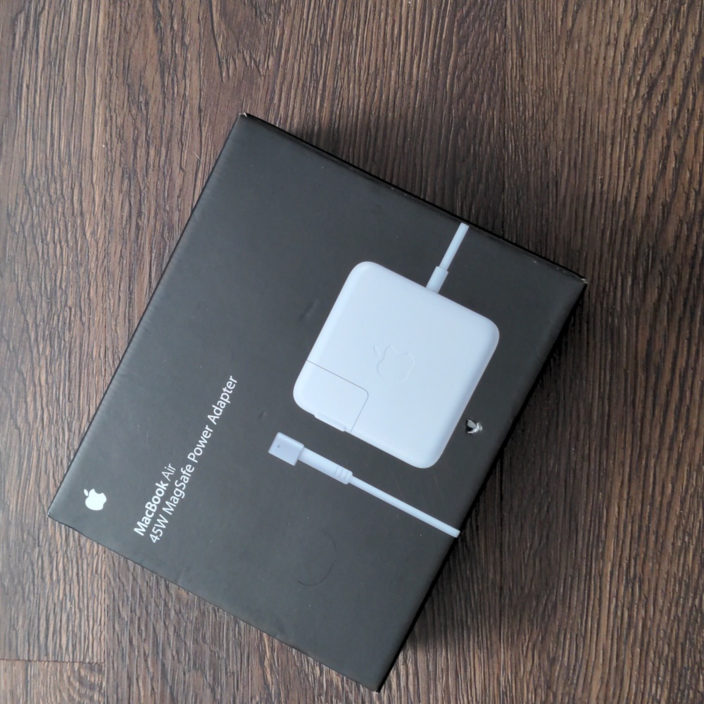MacBook Air 45W MagSafe Power Adapter Model # A1244